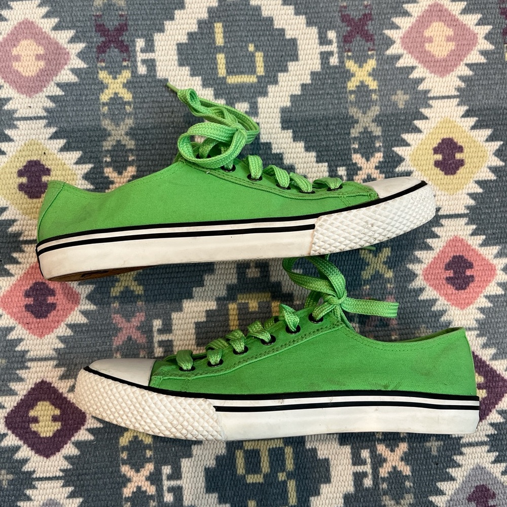rocket dog US womens size 8-8.5 green low tops